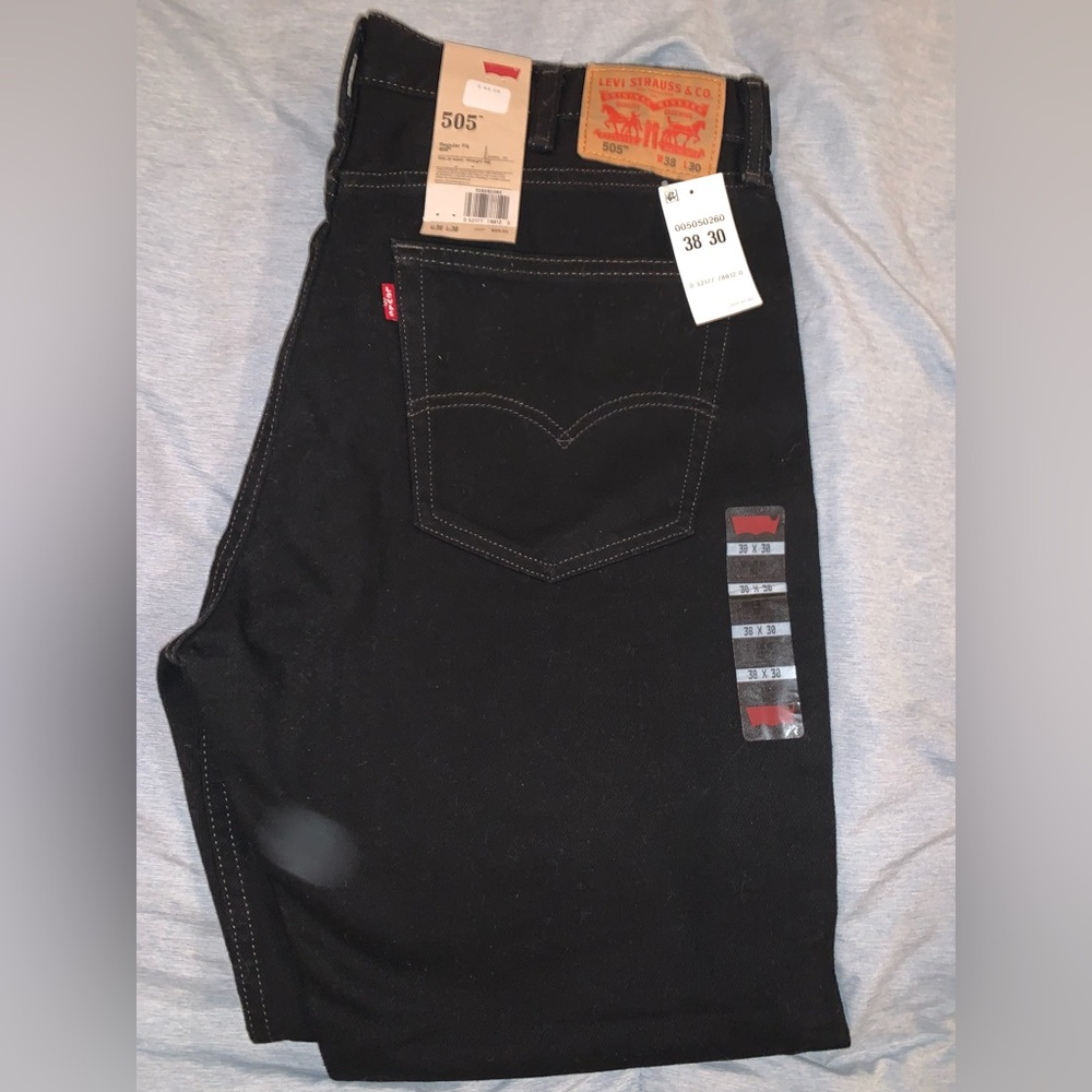Men Levi’s Jeans 505 Regular Fit Sz 38X30 NWT